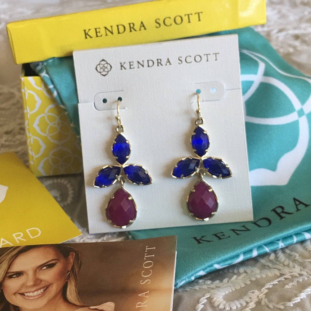 Kendra scott Earing in PERFECT condition